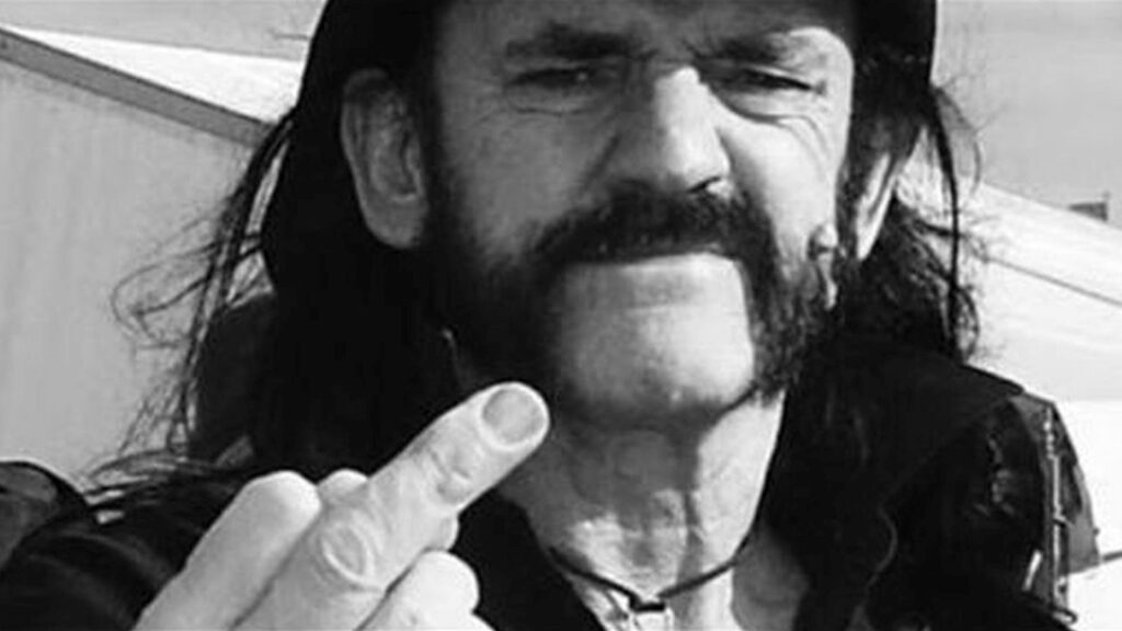 Crítica da biografia de Lemmy Kilmister, líder do Motörhead. por Mick Wall