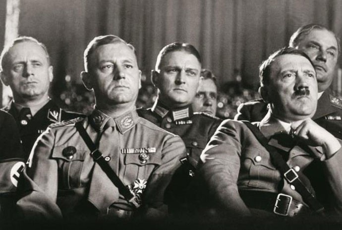 Resenha crítica do livro "O pacto entre Hollywood e o Nazismo", de Ben Urwand; texto de Ricardo Feltrin, site Ooops