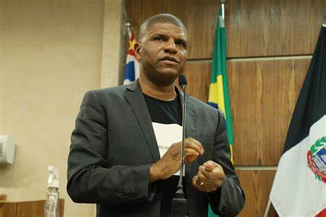 Foto do Vereador Whelliton Silva na Câmara da Praia Grande SP