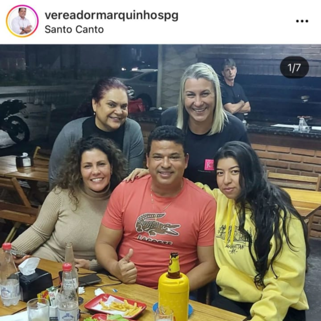 Letícia abraçada com o vereador Marquinho